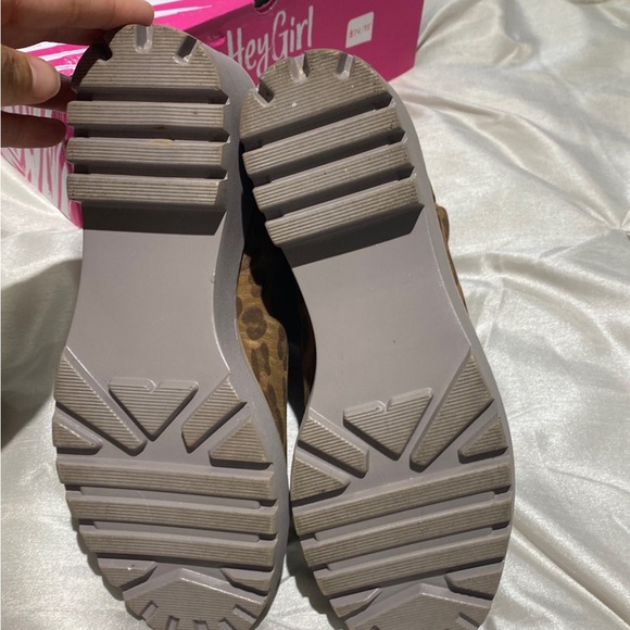 Cheetah booties - Picture 4 of 4